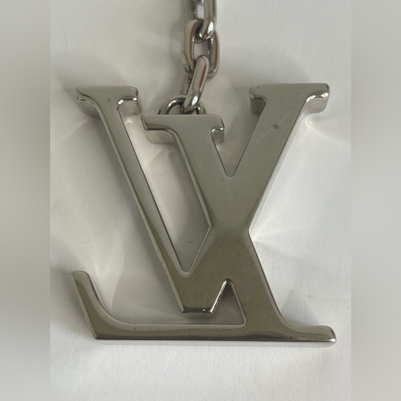 Louis vuitton Porte Cle LV Facet Key ring/Bag charm w/ Box and dust bag - Picture 3 of 11